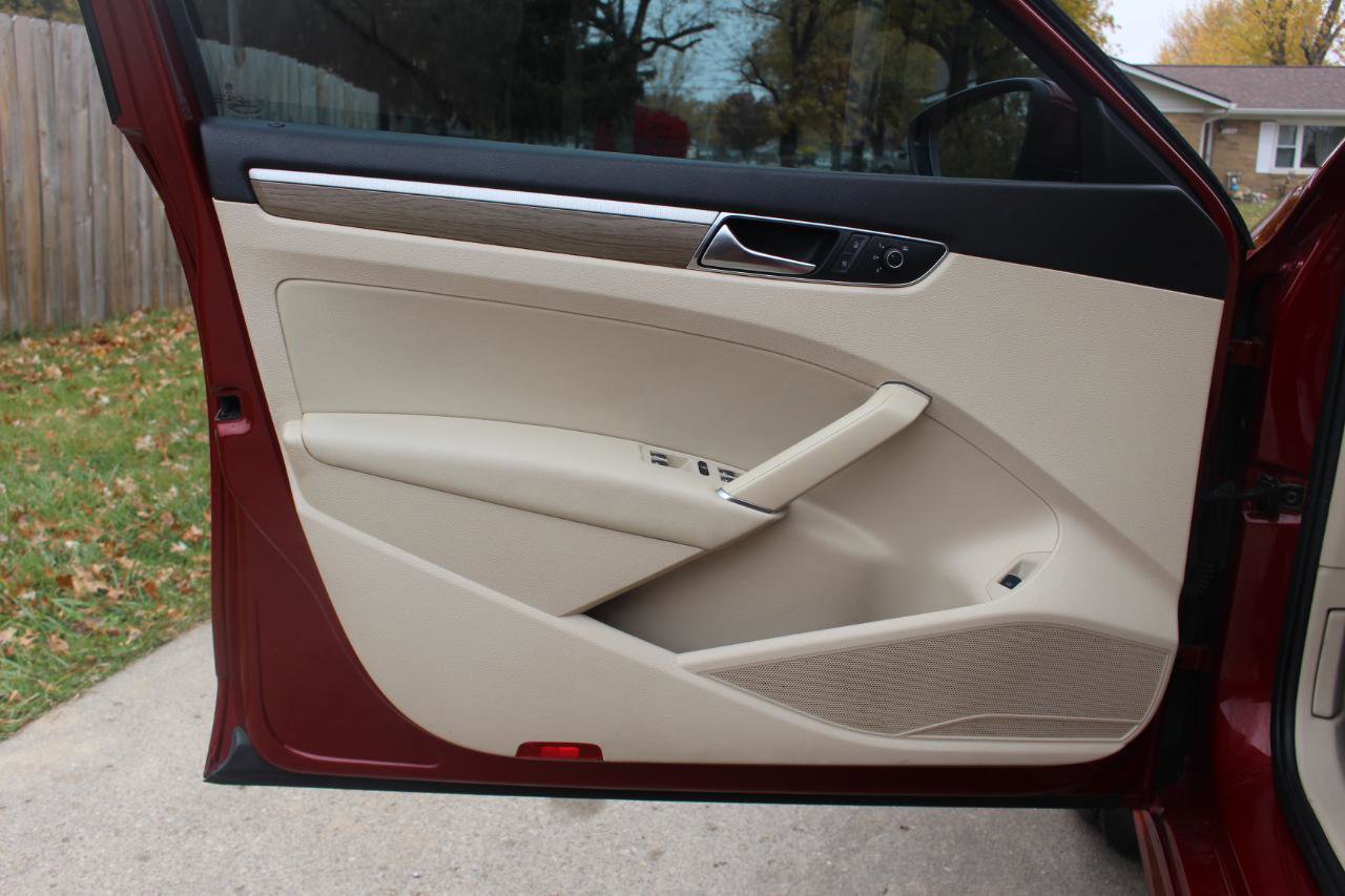 Used 2017 Volkswagen Passat 1.8T SE image 12