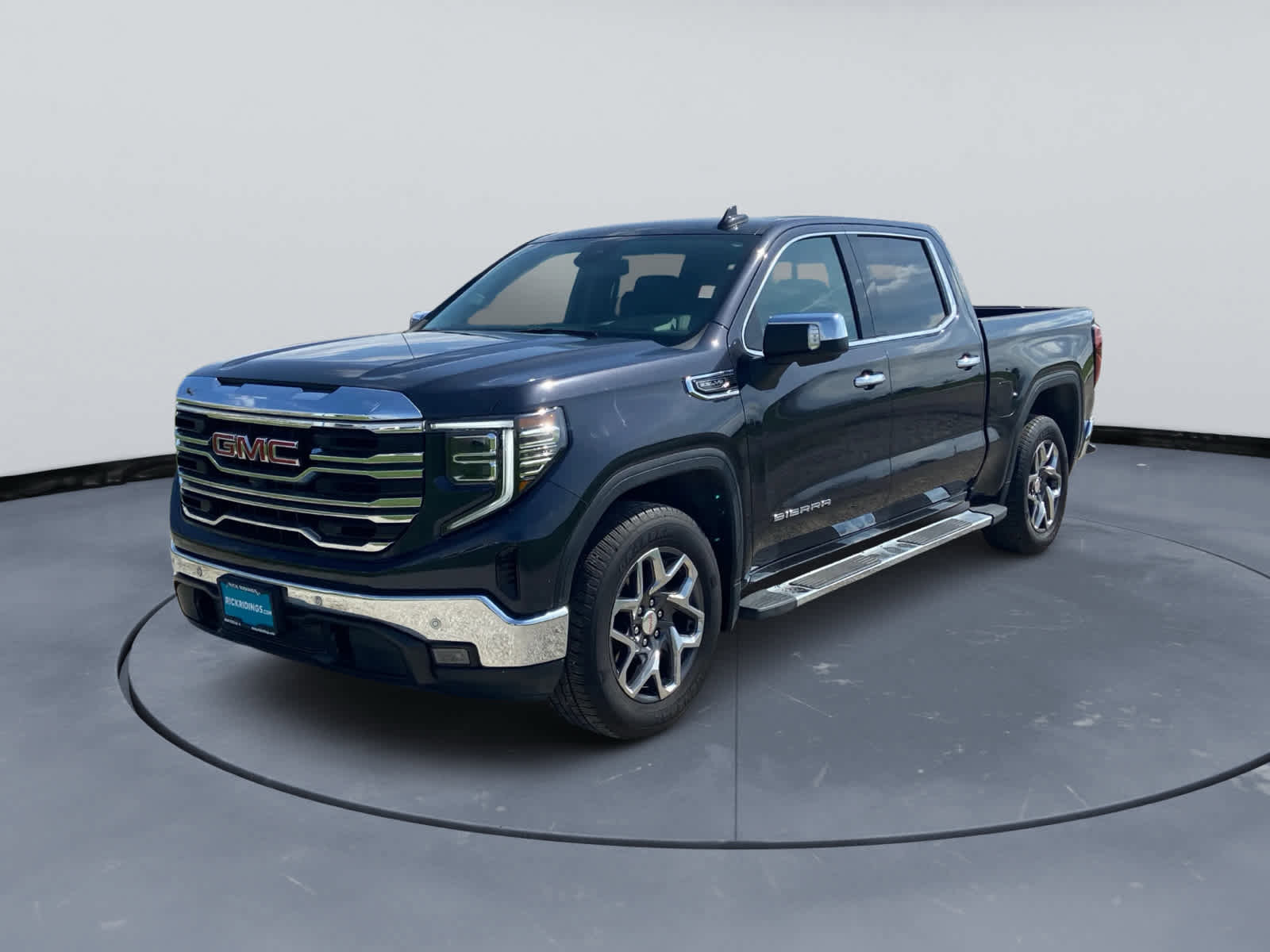 Used 2024 GMC Sierra 1500 SLT w/ SLT Premium Plus Package RWD image 11