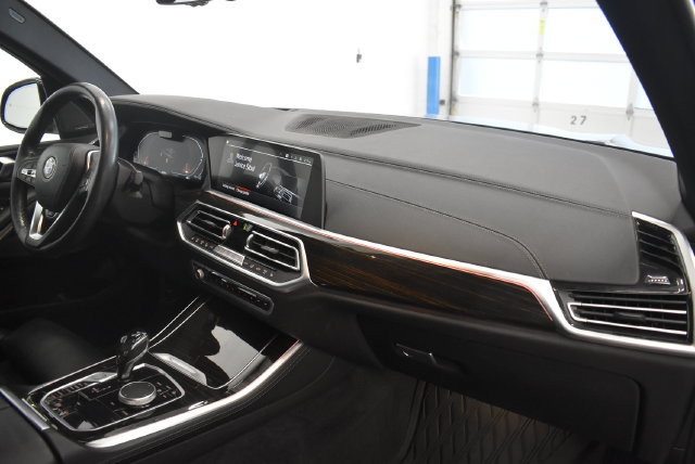 Used 2021 BMW X5 xDrive40i w/ Premium Package AWD/4WD image 18