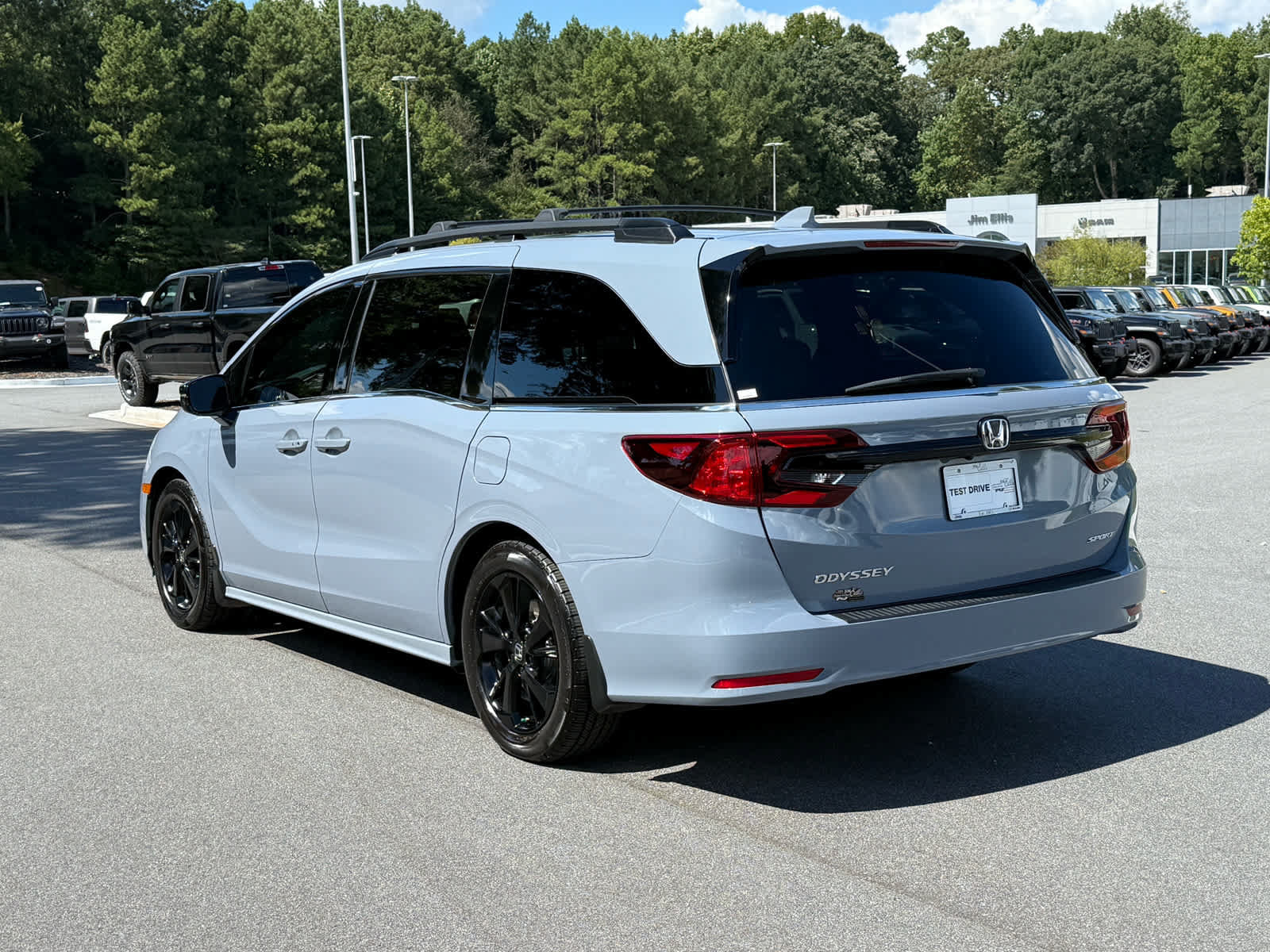 Used 2024 Honda Odyssey Sport image 3