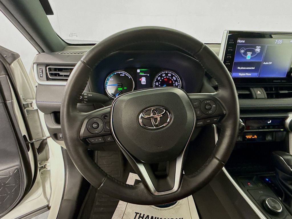 Used 2022 Toyota RAV4 SE image 11