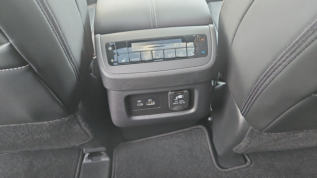 Certified 2025 Nissan Pathfinder Platinum w/ Cargo Package AWD/4WD image 30