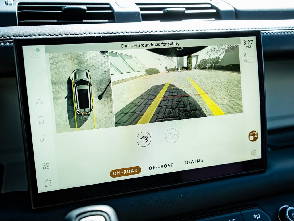 Used 2023 Land Rover Defender 130 X-Dynamic SE image 32