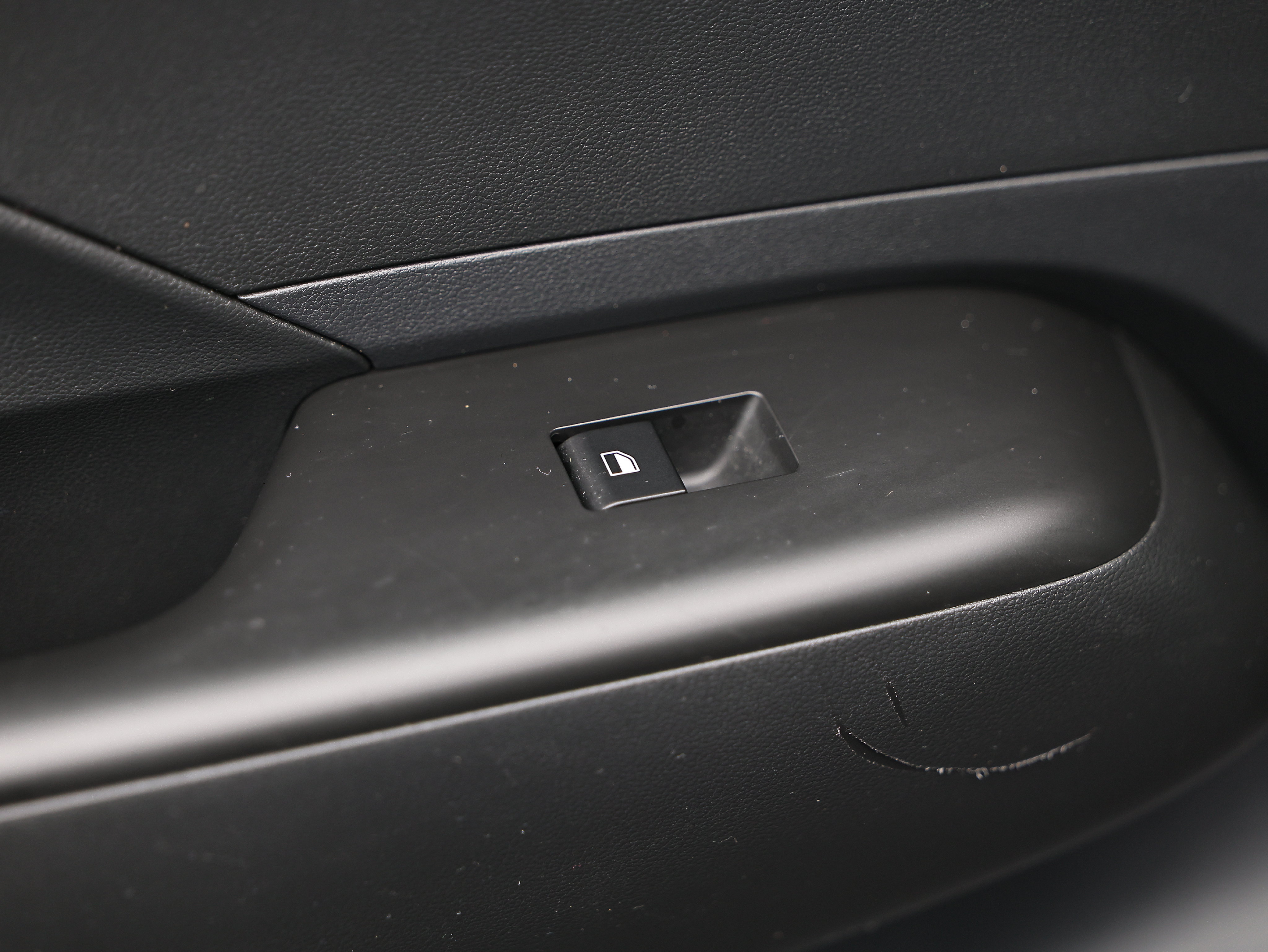 Used 2024 Hyundai Kona SE FWD image 23