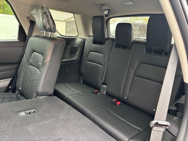 New 2025 Nissan Pathfinder Platinum image 9