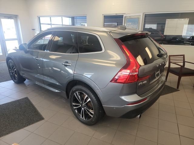Used 2018 Volvo XC60 T6 Momentum w/ Vision Package image 2