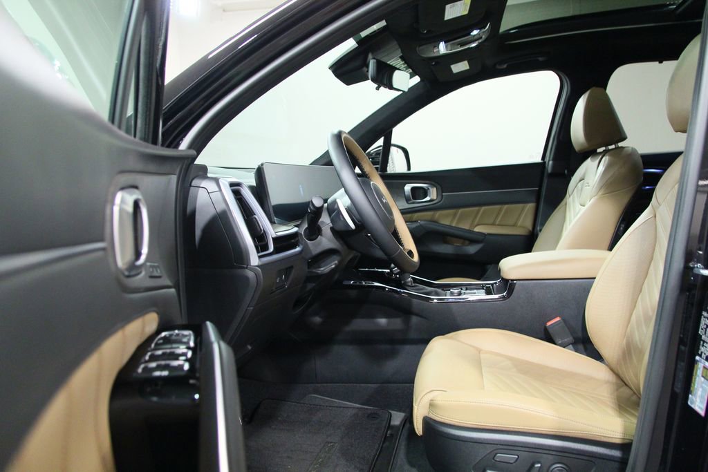Used 2025 Kia Sorento SX Prestige w/ Olive Brown Leather Package AWD/4WD image 4