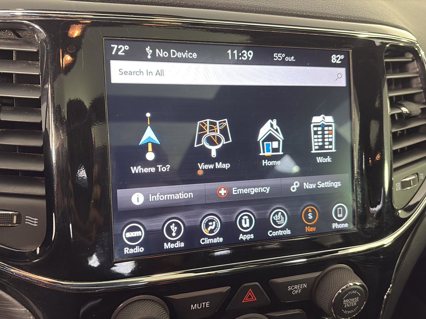 Used 2019 Jeep Grand Cherokee Limited w/ Luxury Group II image 35