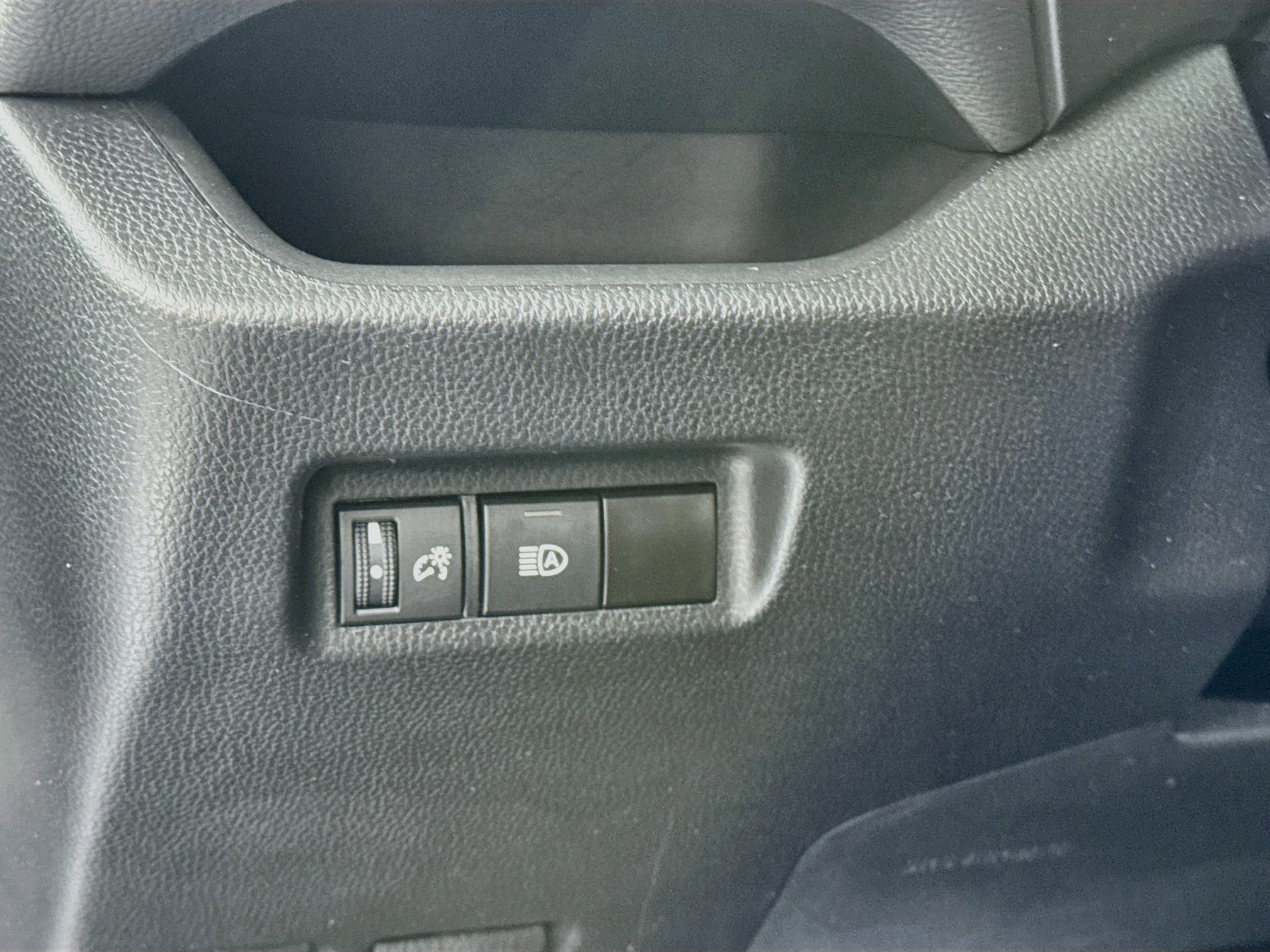 Used 2023 Toyota RAV4 LE AWD/4WD image 10