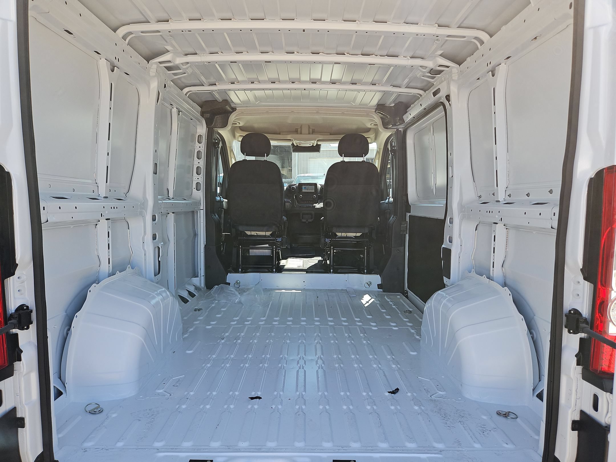 New 2026 RAM ProMaster 1500 w/ Storage Group FWD image 19