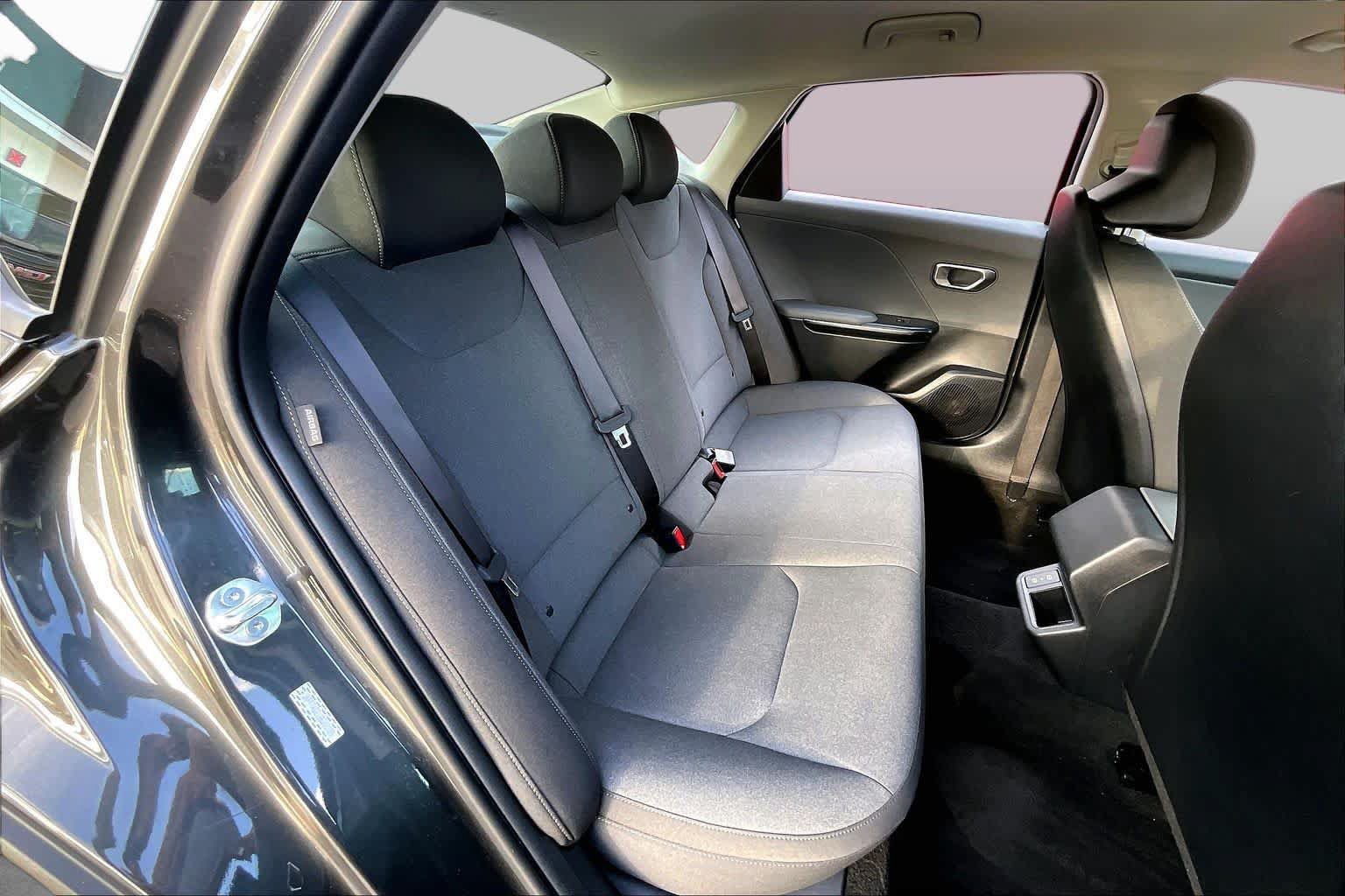 Used 2025 Kia K4 FWD image 19
