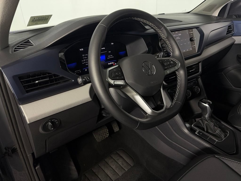 Used 2023 Volkswagen Taos SE w/ Panoramic Sunroof Package FWD image 20