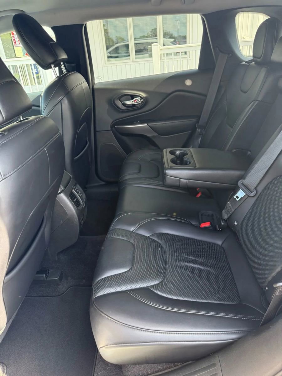 Used 2019 Jeep Cherokee Limited AWD/4WD image 31