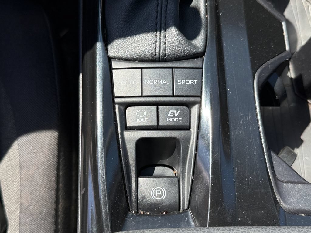 Used 2025 Toyota Camry LE FWD image 44