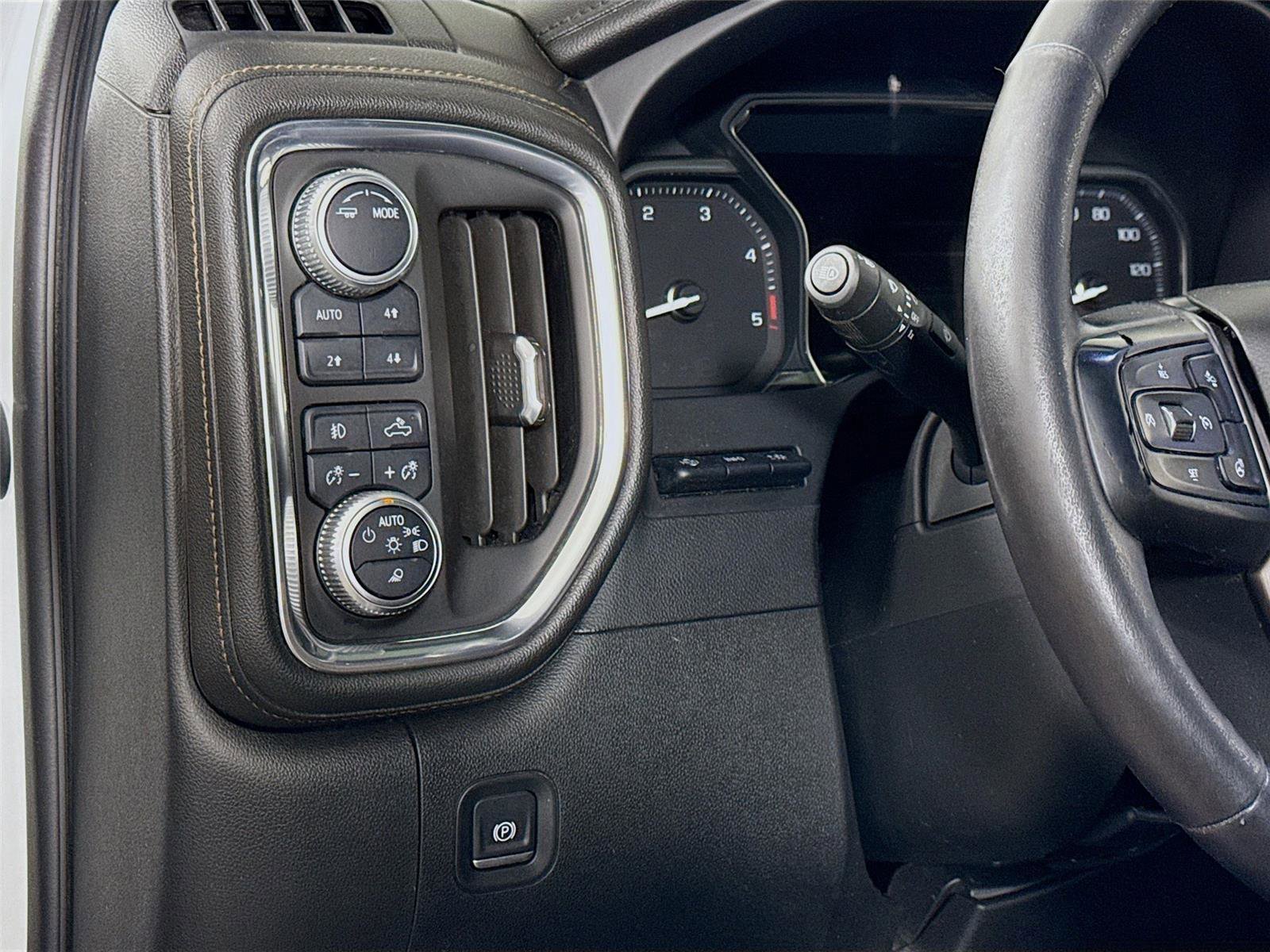 Used 2020 GMC Sierra 3500 AT4 w/ AT4 Premium Package image 4