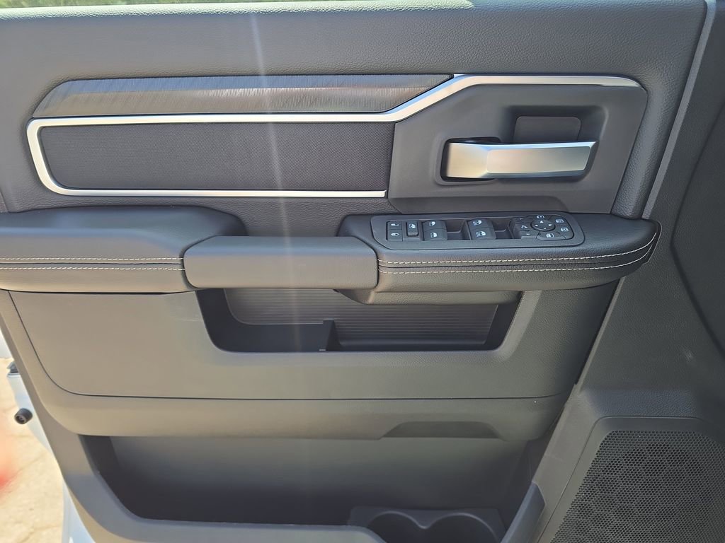 New 2026 RAM 2500 Big Horn AWD/4WD image 12