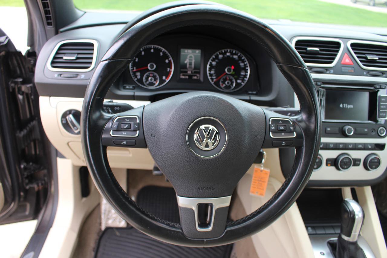 Used 2015 Volkswagen Eos Komfort FWD image 30