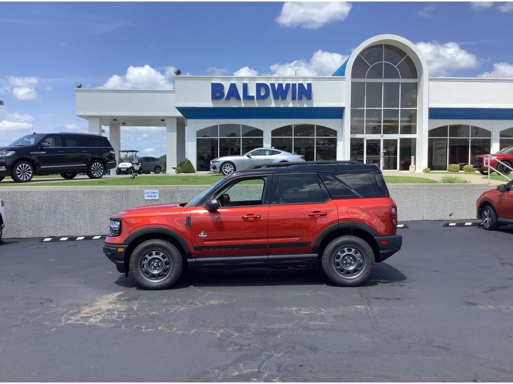 New 2024 Ford Bronco Sport Outer Banks image 4