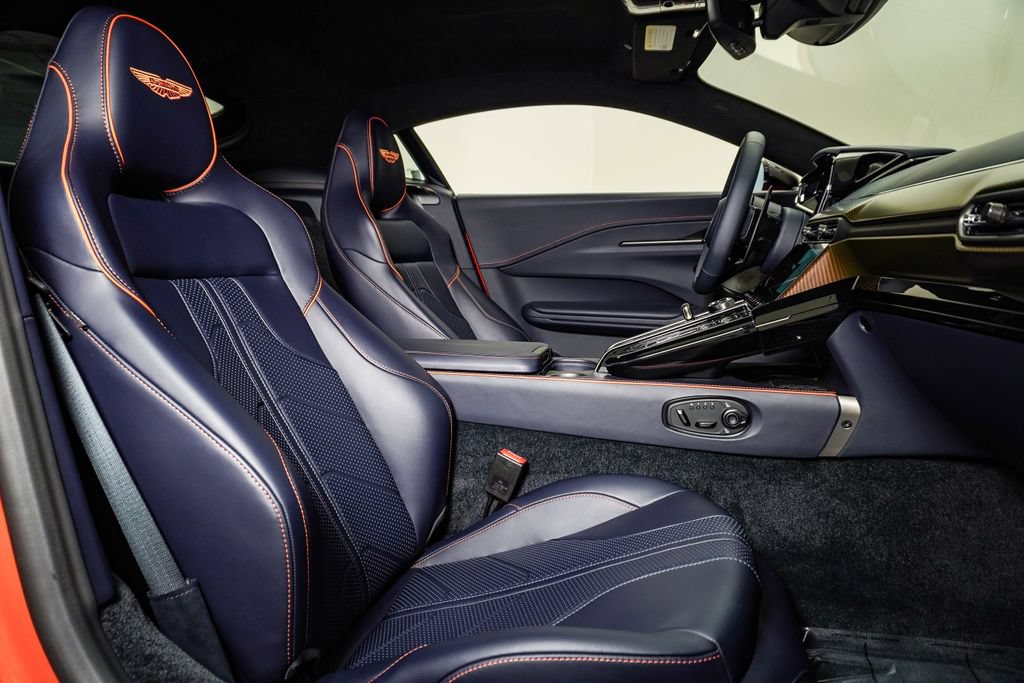 Used 2026 Aston Martin V8 Vantage Coupe RWD image 18