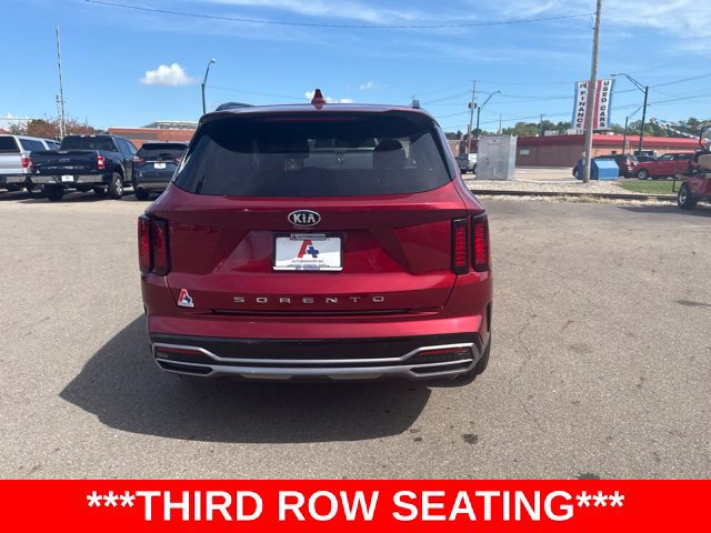 Used 2021 Kia Sorento S w/ Panoramic Sunroof Package FWD image 4