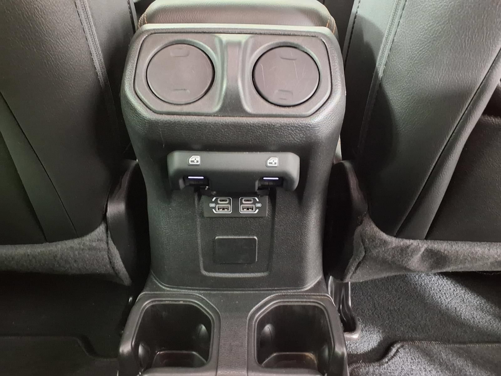 Used 2022 Jeep Gladiator Overland AWD/4WD image 12