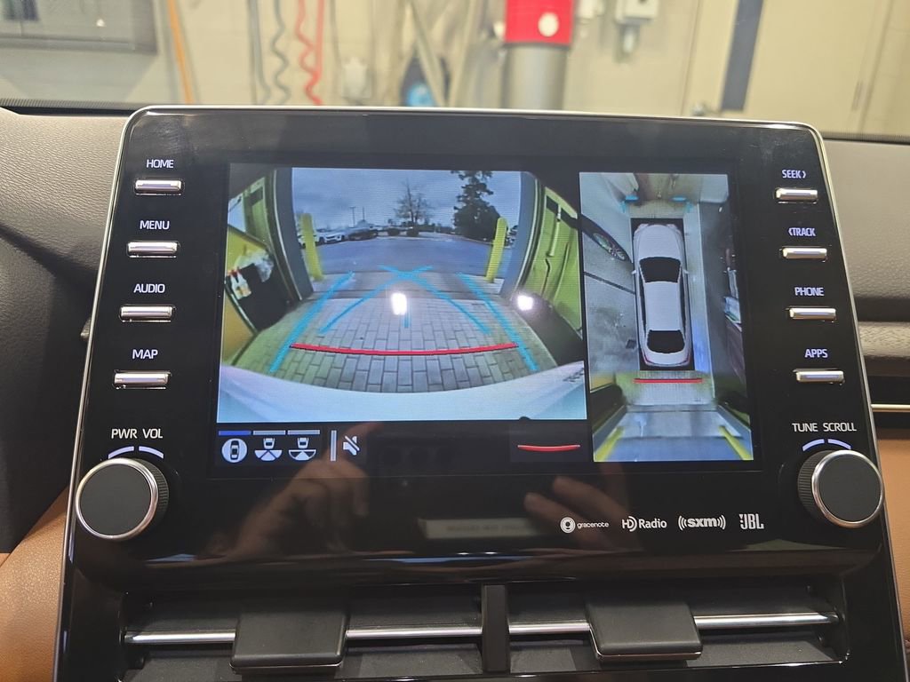 Used 2020 Toyota Avalon Limited image 24