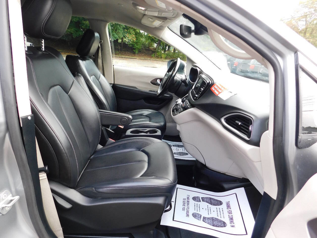 Used 2021 Chrysler Voyager Lxi w/ Cold Weather Group image 35