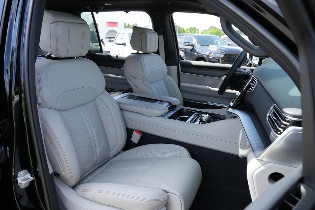 New 2026 Jeep Grand Wagoneer Summit image 24