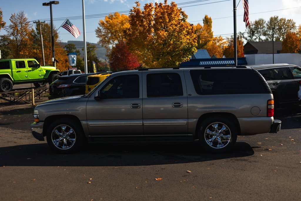 Used 2003 Chevrolet Suburban 4WD image 11