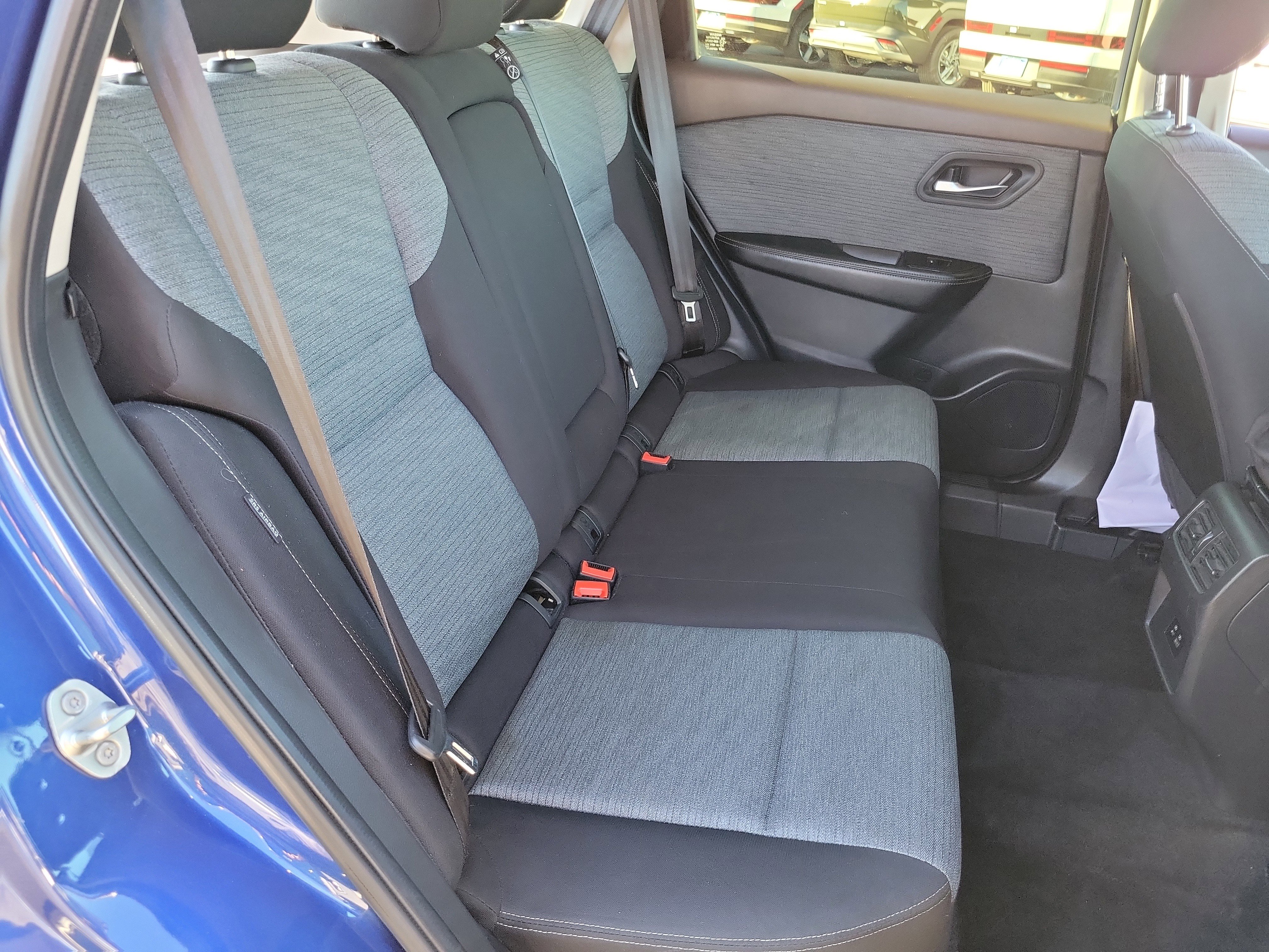 Used 2023 Nissan Rogue SV image 21