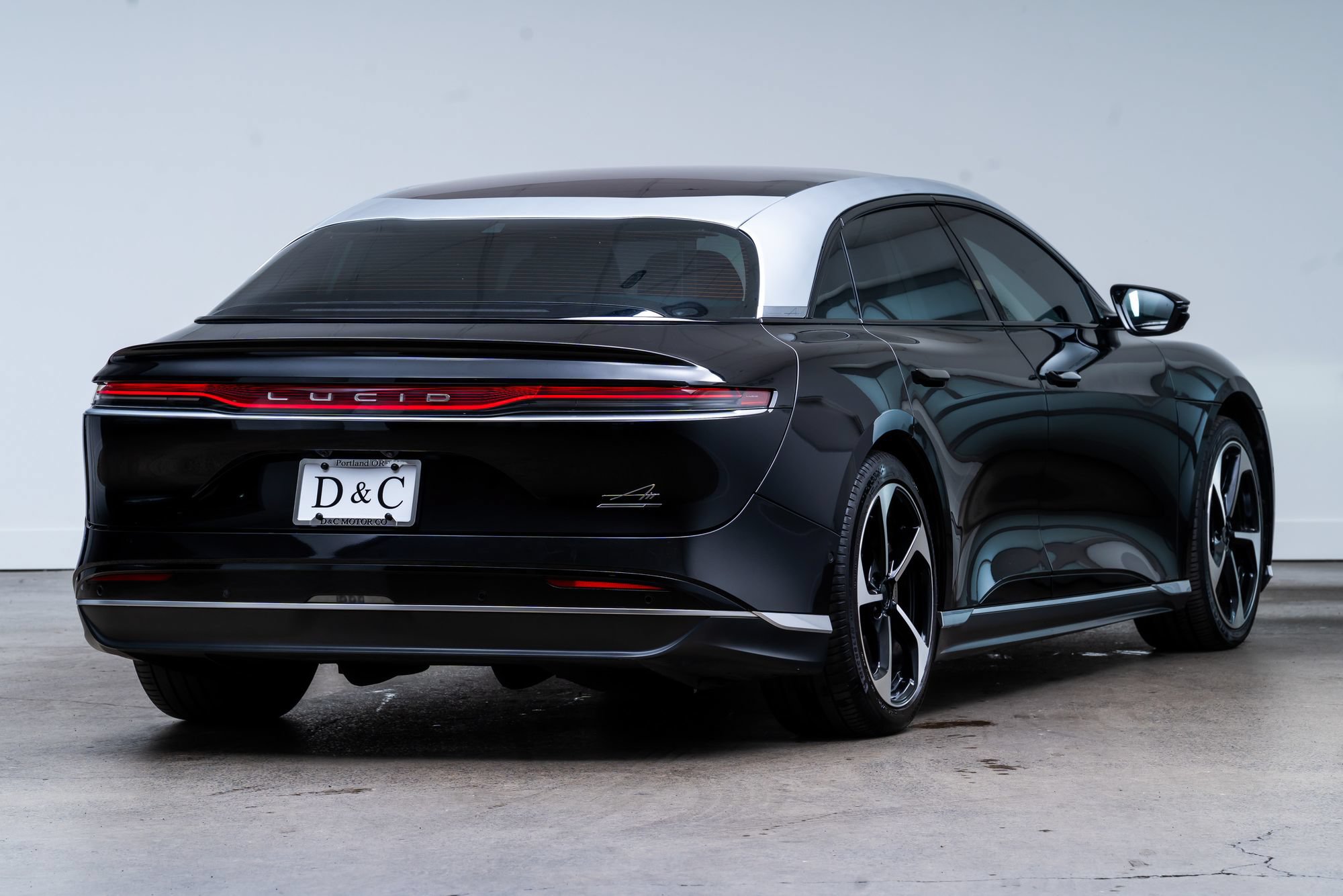 Used 2023 Lucid Air Touring AWD/4WD image 6