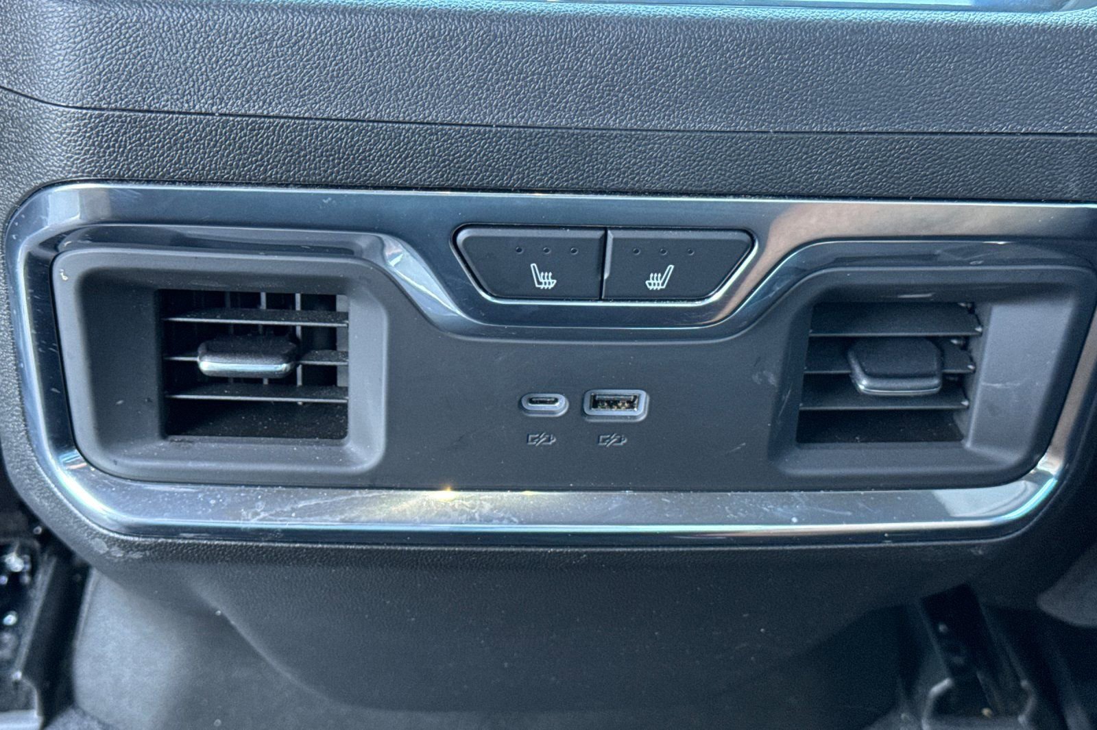 Used 2025 Chevrolet Silverado 1500 High Country AWD/4WD image 43