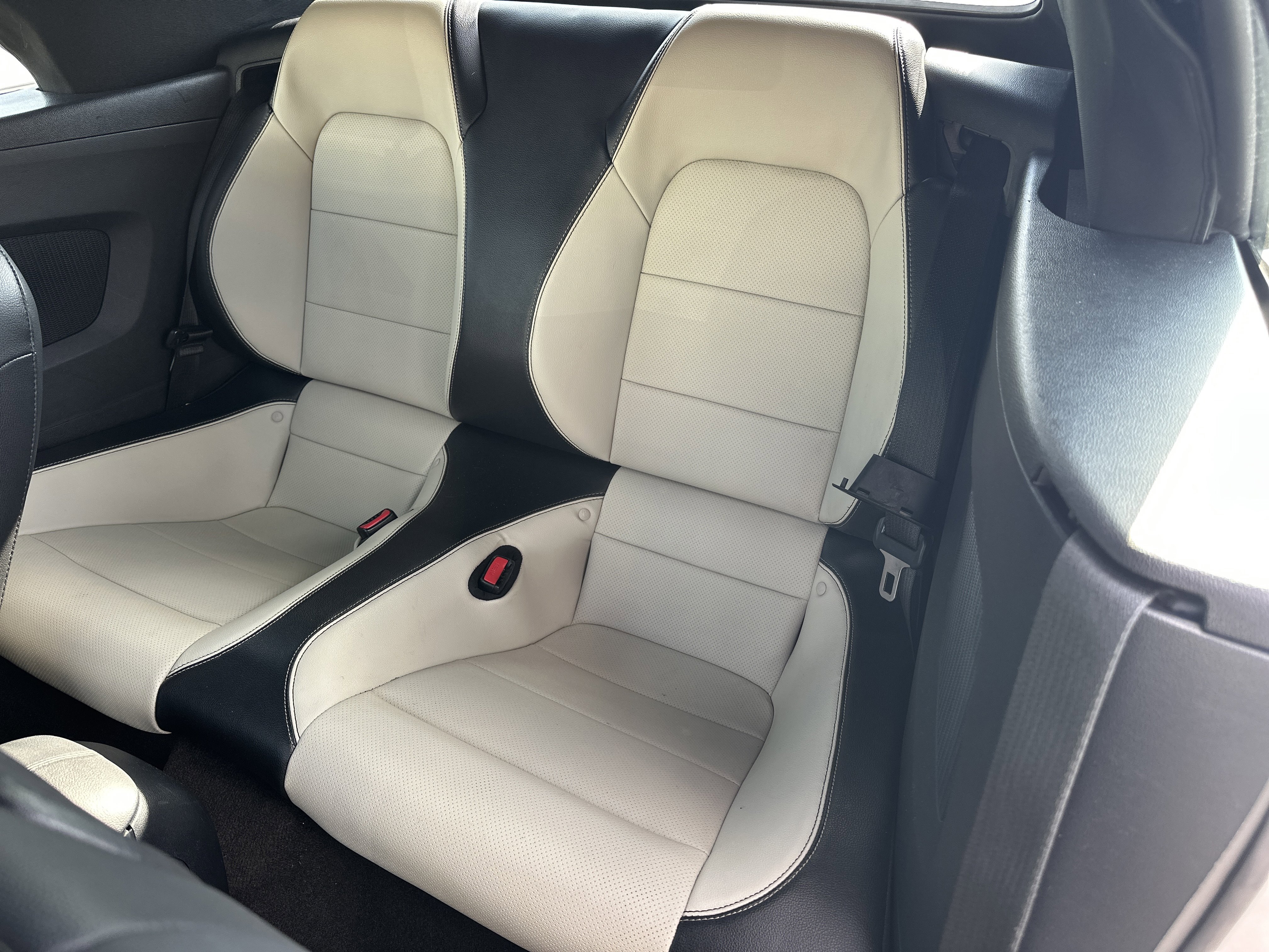 Used 2017 Ford Mustang Premium image 18