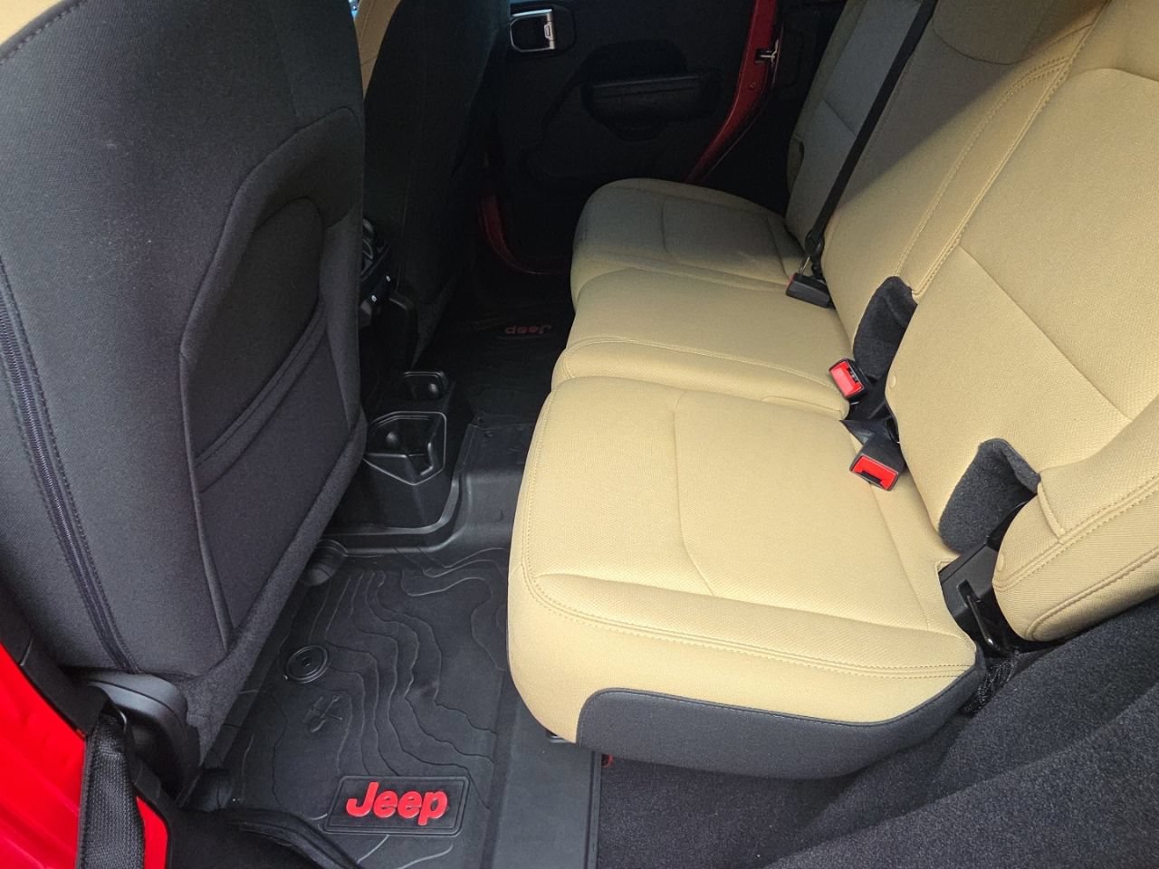 Used 2018 Jeep Wrangler Unlimited Sport S AWD/4WD image 12