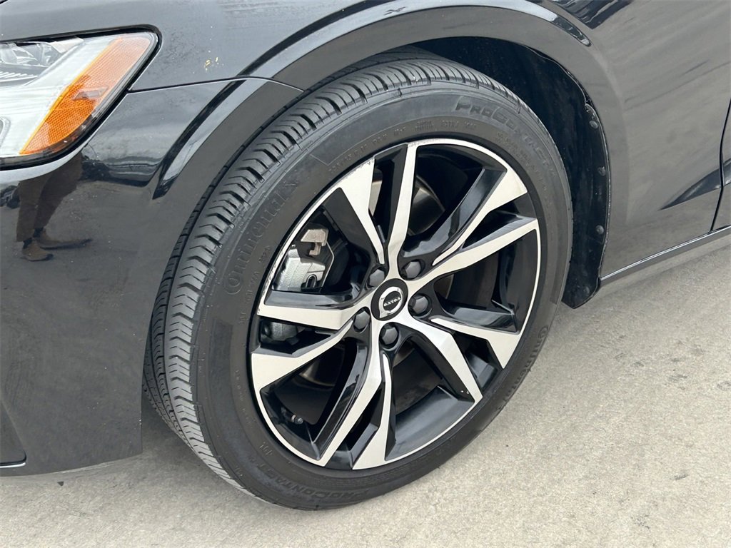 Used 2024 Volvo S60 B5 Core image 9