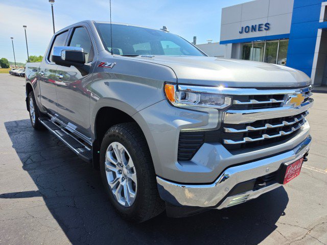 Used 2024 Chevrolet Silverado 1500 LTZ AWD/4WD image 7