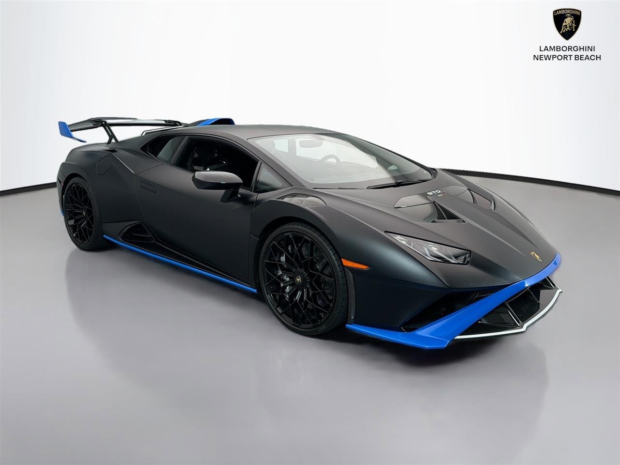 Used 2024 Lamborghini Huracan STO RWD image 19