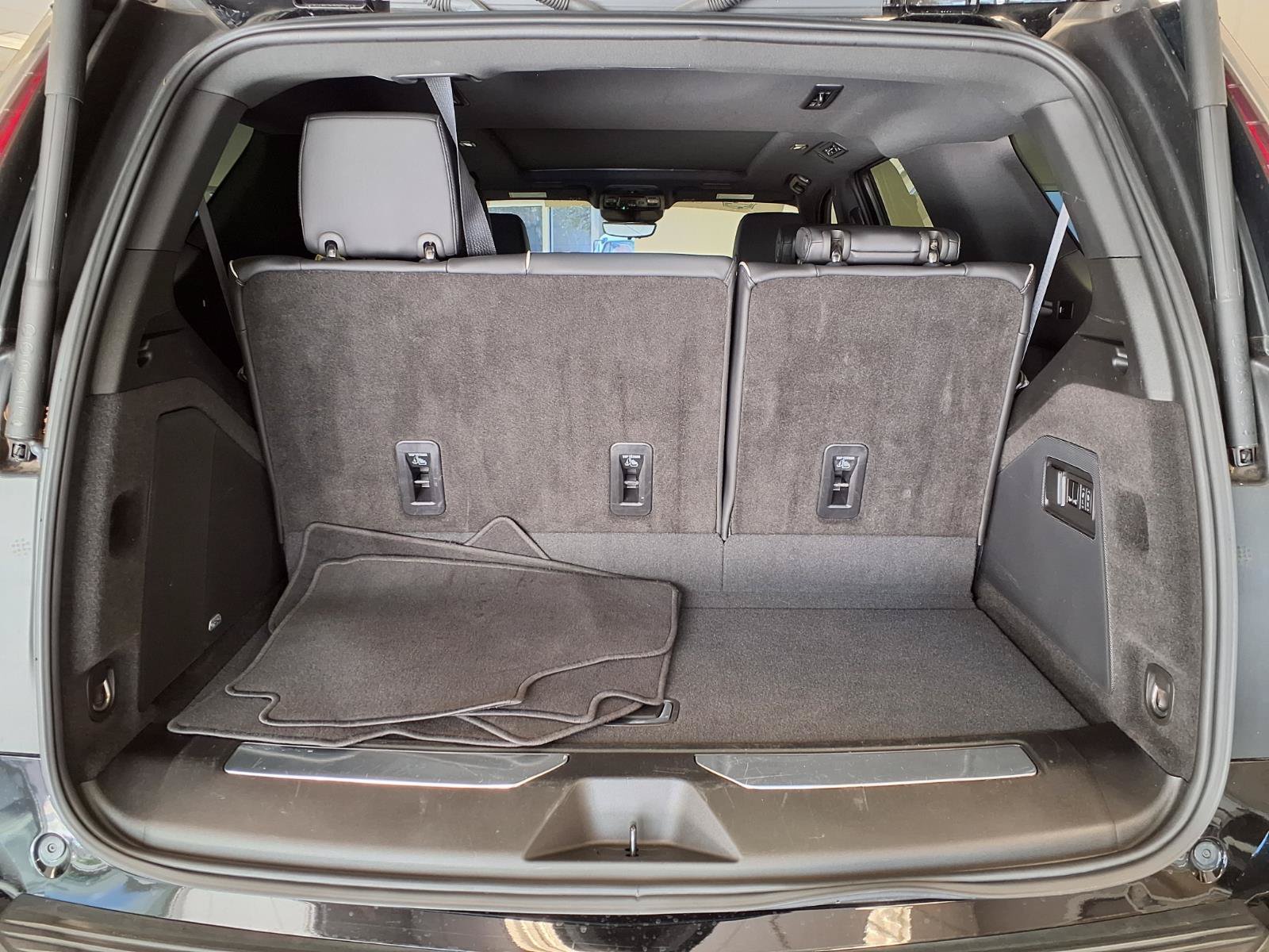 Certified 2024 Cadillac Escalade Sport AWD/4WD image 18