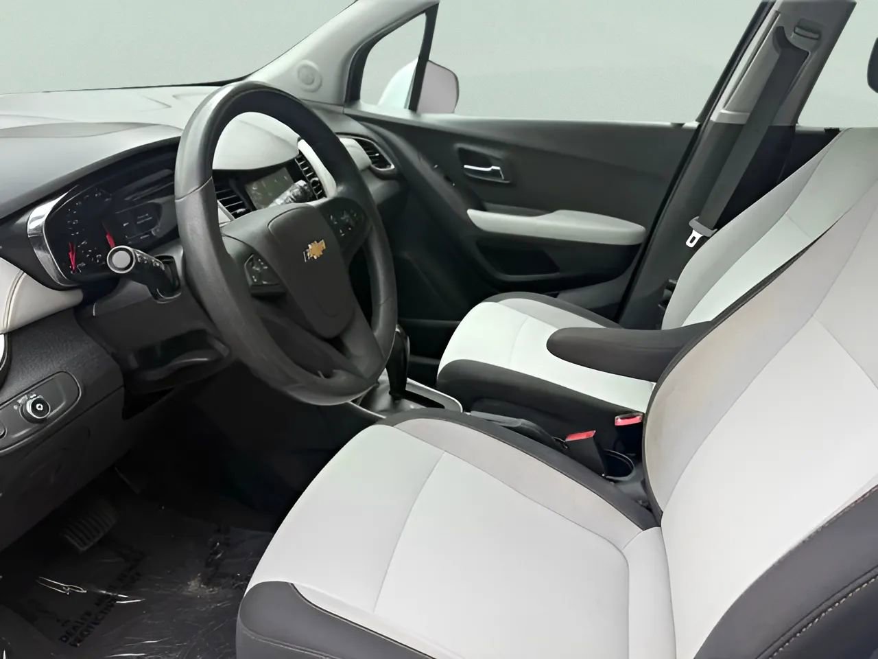 Used 2020 Chevrolet Trax LS w/ Tint and Cruise Package image 35