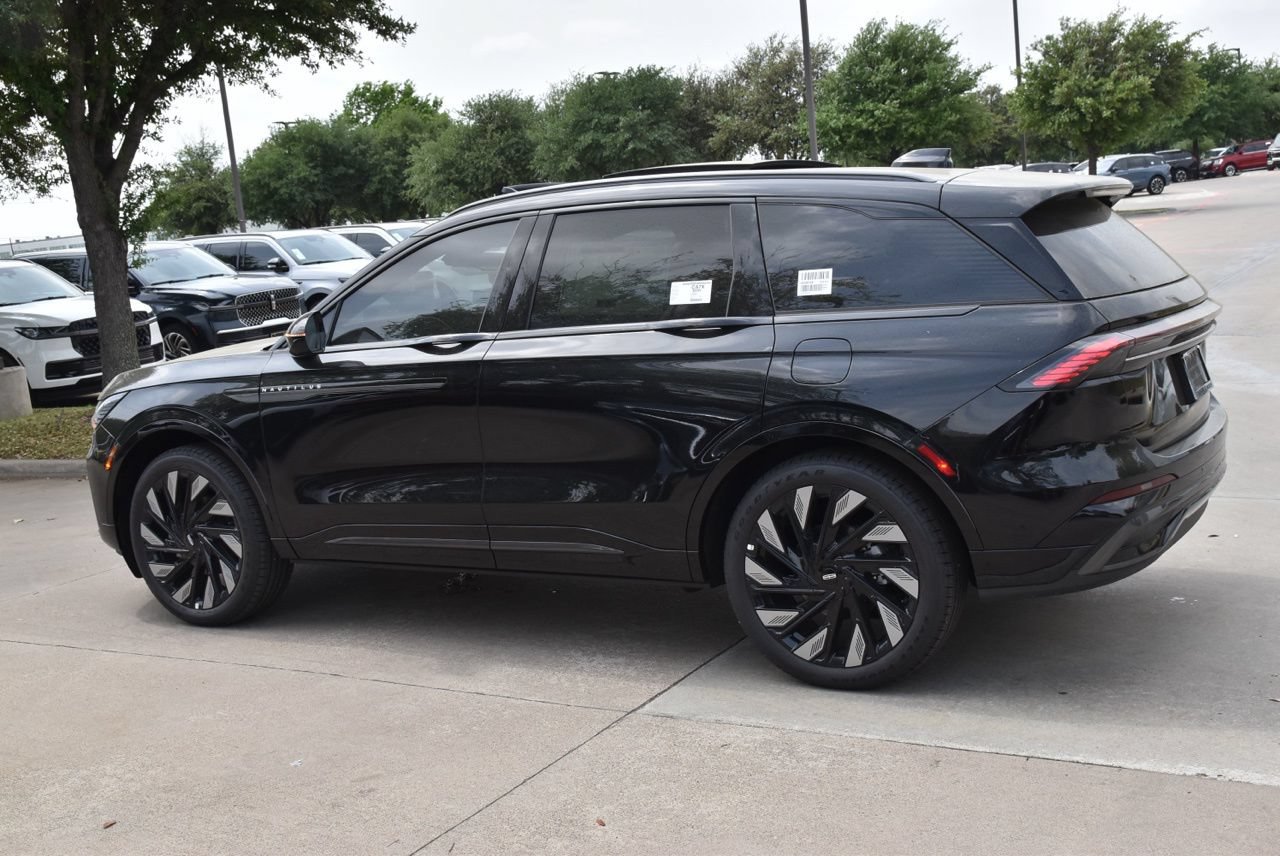 New 2026 Lincoln Nautilus Reserve w/ Jet Appearance Package AWD/4WD image 17