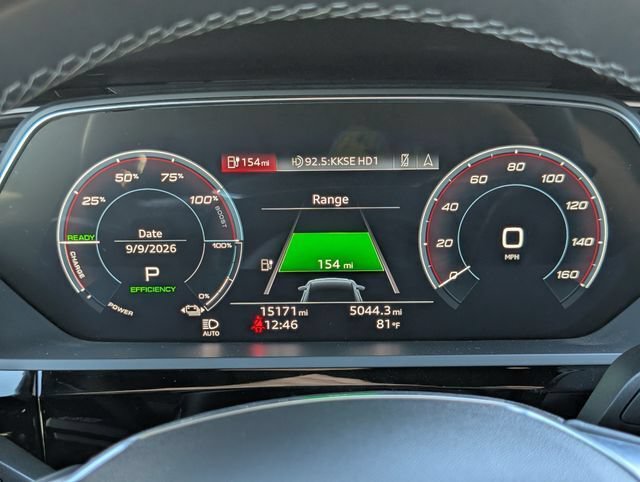 Used 2023 Audi e-tron Premium Plus AWD/4WD image 28