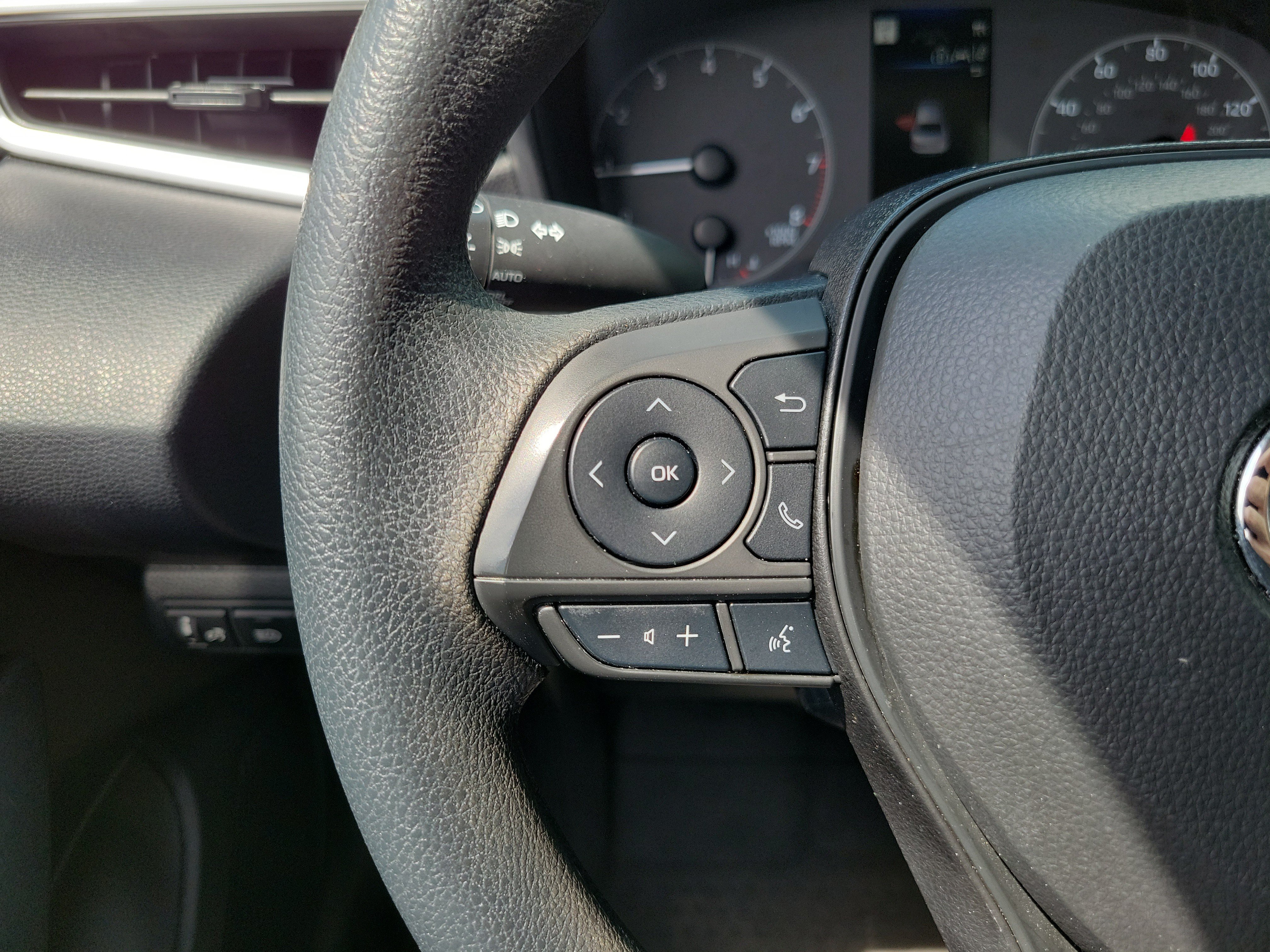 Used 2023 Toyota Corolla LE FWD image 21