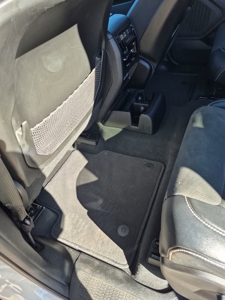 Used 2023 Jeep Grand Cherokee L Altitude AWD/4WD image 28