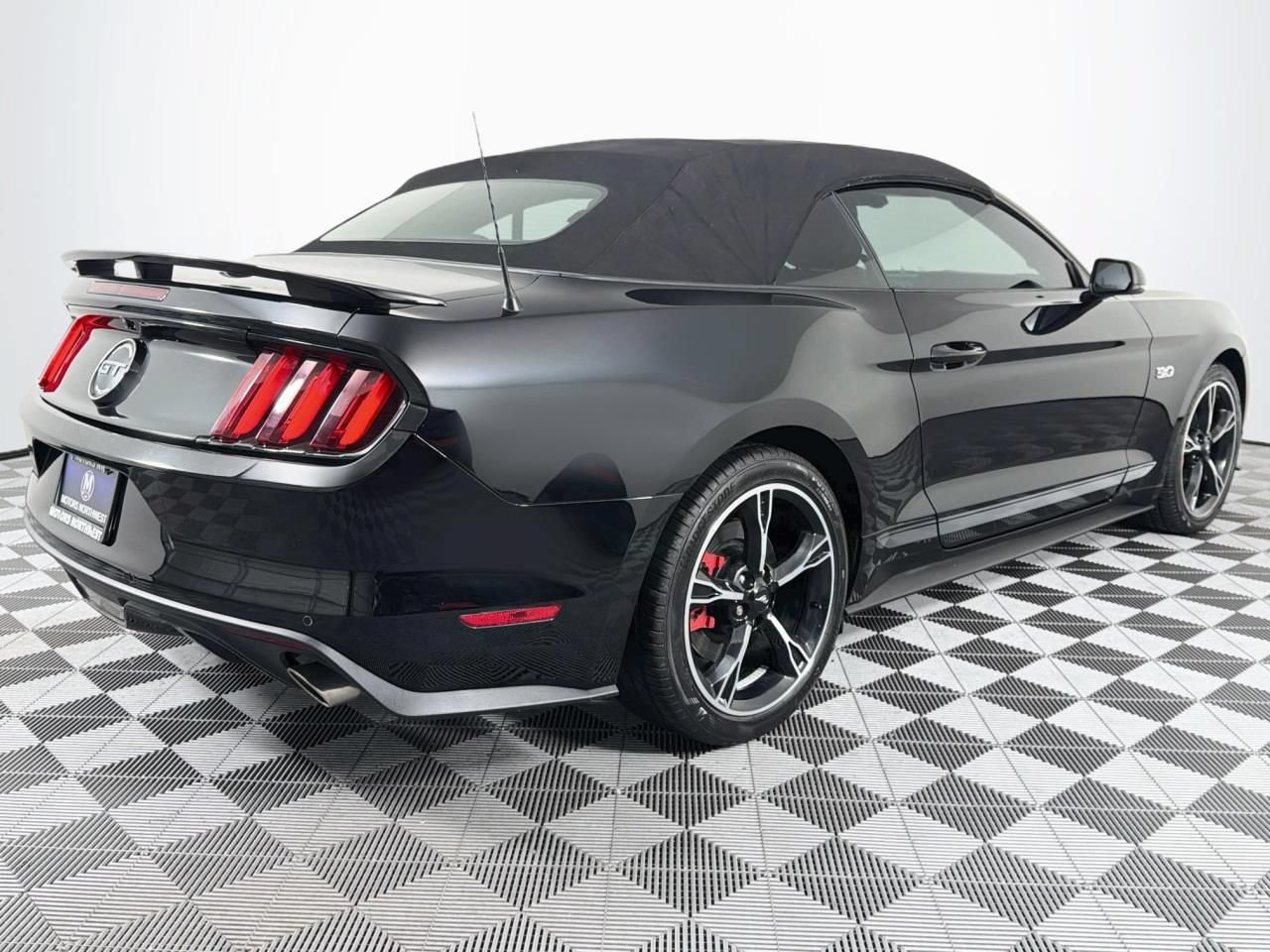 Used 2017 Ford Mustang GT Premium w/ Equipment Group 401A RWD image 27