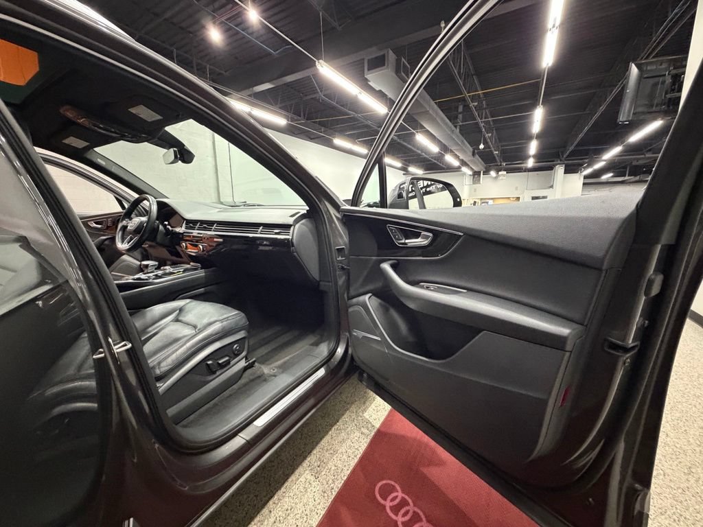 Used 2018 Audi Q7 3.0T Prestige AWD/4WD image 36