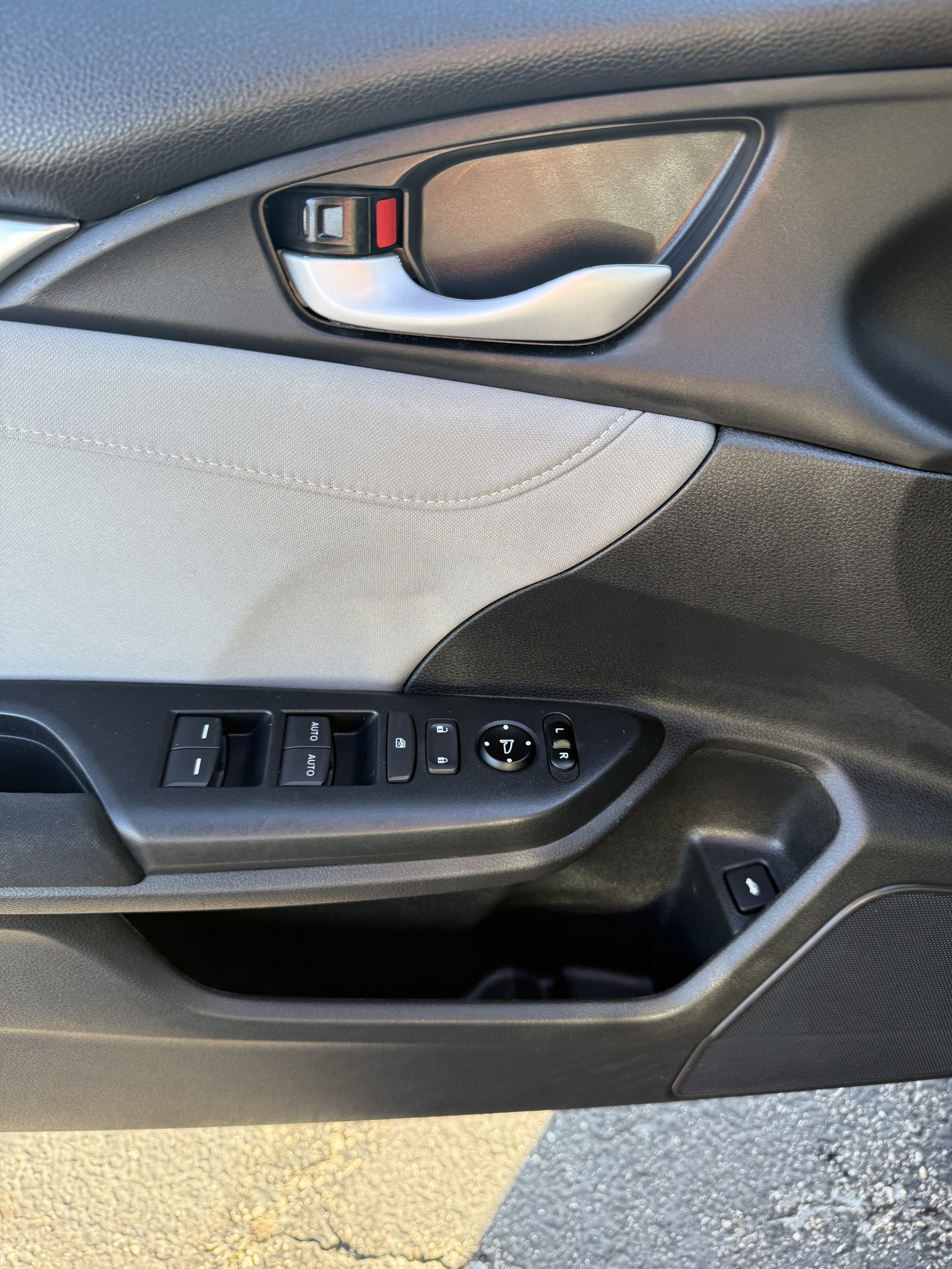 Used 2020 Honda Civic EX image 16