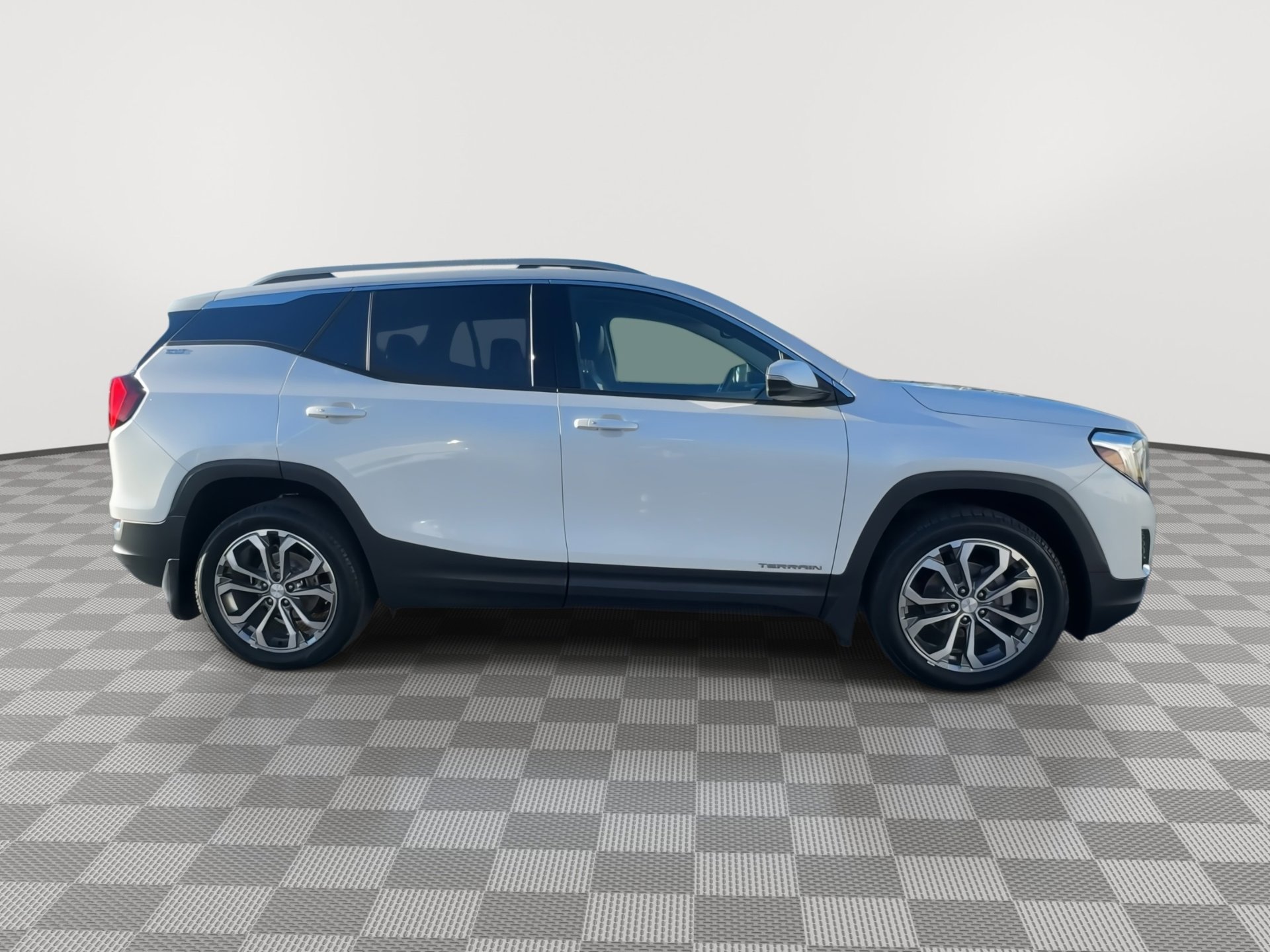 Used 2021 GMC Terrain SLT image 9