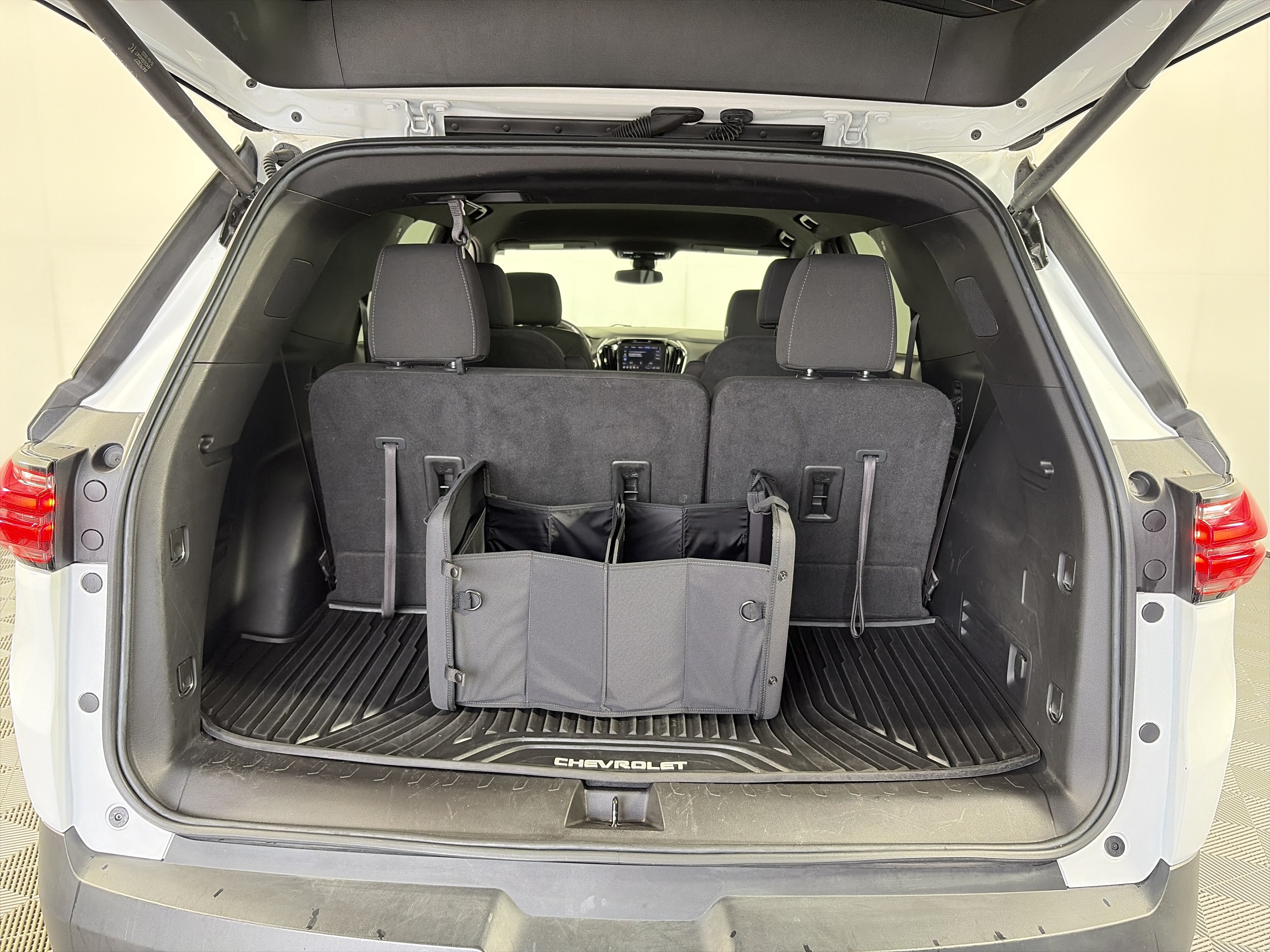 Certified 2023 Chevrolet Traverse LT AWD/4WD image 16