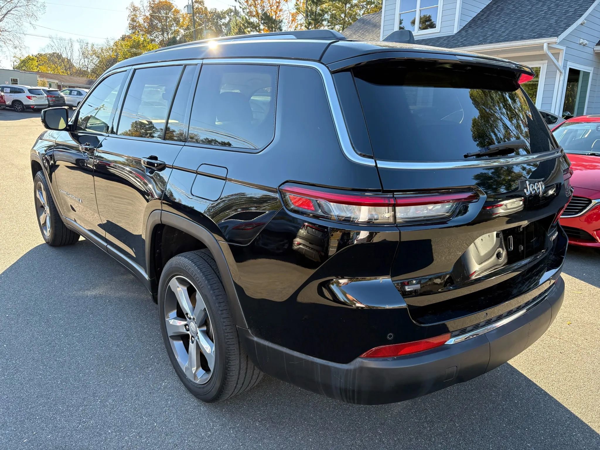 Used 2021 Jeep Grand Cherokee L Limited image 3