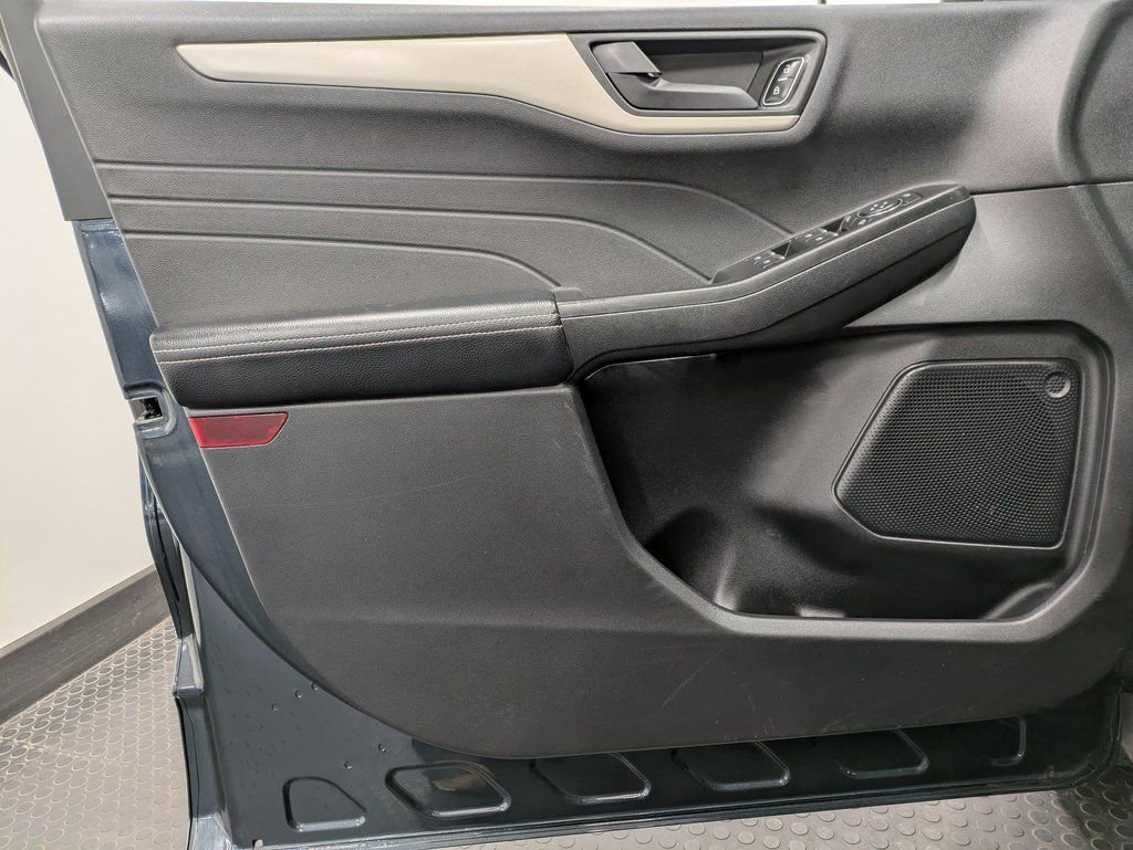 Used 2022 Ford Escape SE image 8